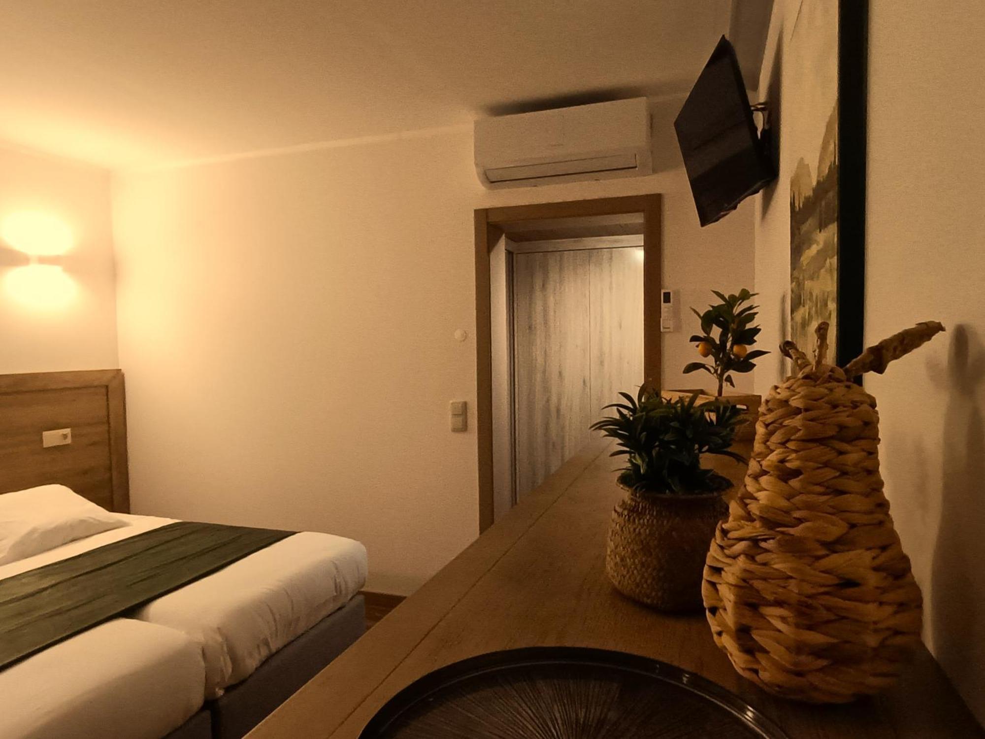 Quinta Padre Lobo Guest House Santa Maria da Feira Luaran gambar