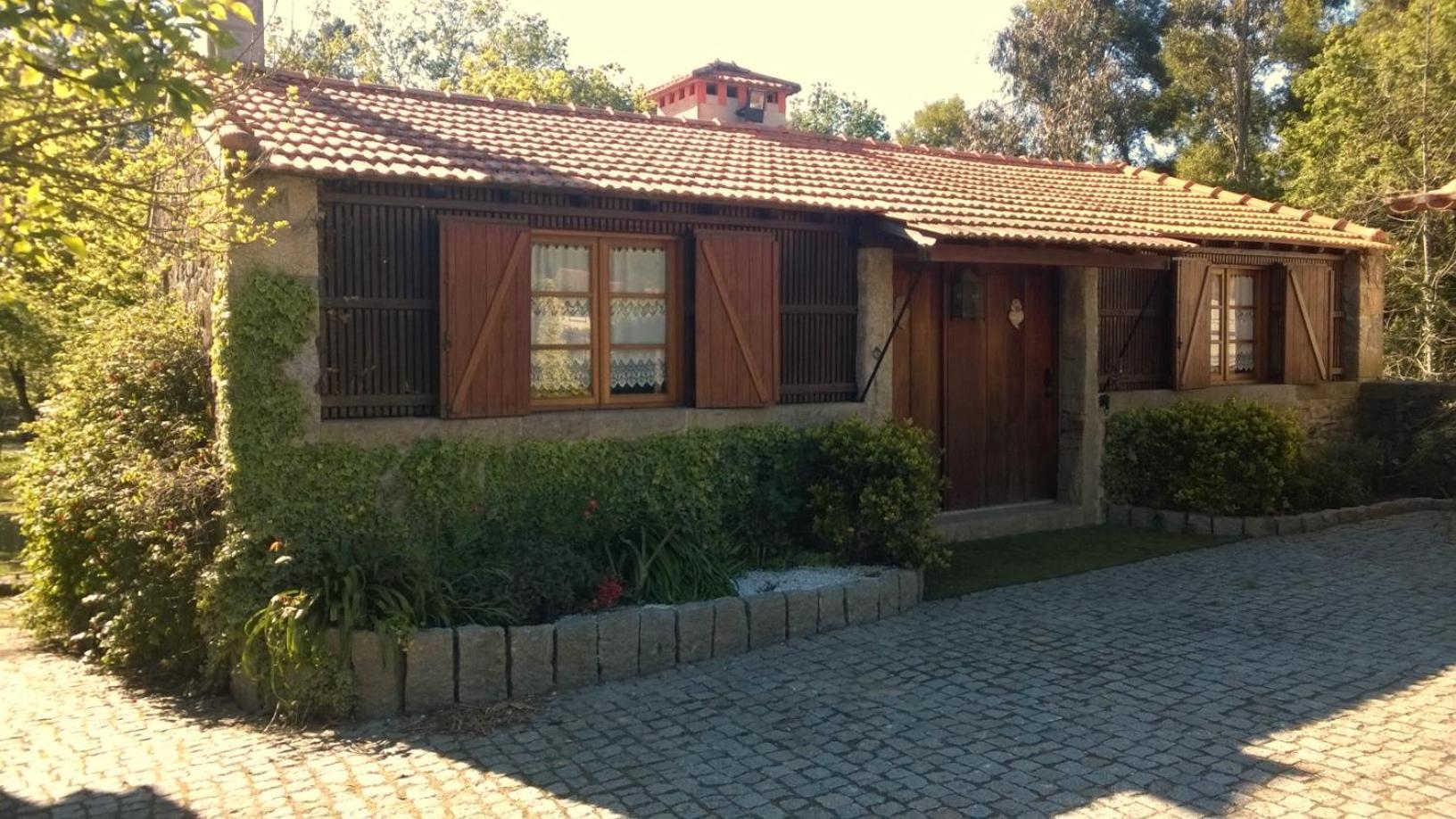 Quinta Padre Lobo Guest House Santa Maria da Feira Luaran gambar